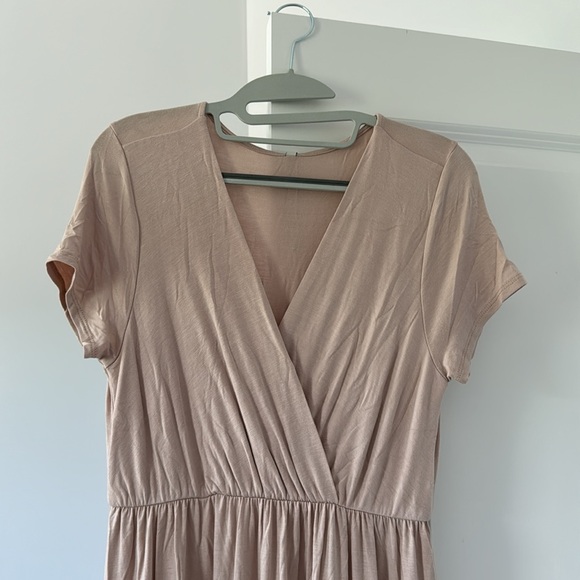 Bought for maternity shoot - never worn - Picture 2 of 3